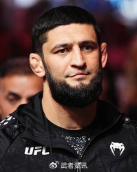 奇马耶夫叫阵亚历克斯·佩雷拉在UFC白宫站对决|aev|坎札特·奇马耶夫|金腰带|冠军|普莱西斯_新浪体育_新浪新闻